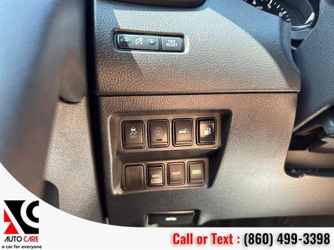 Used 2020 Nissan Rogue SV image 22