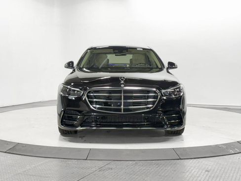 Used 2024 Mercedes-Benz S 580 4MATIC Sedan image 2