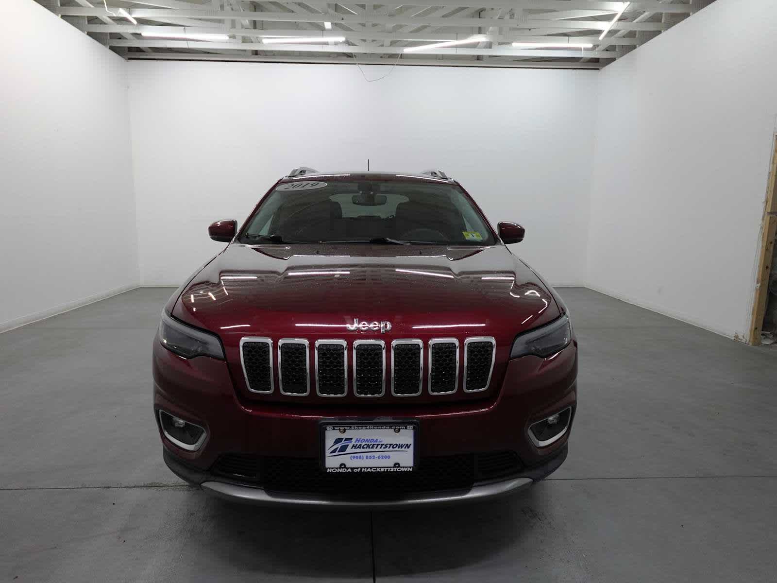 Used 2019 Jeep Cherokee Limited AWD/4WD image 2