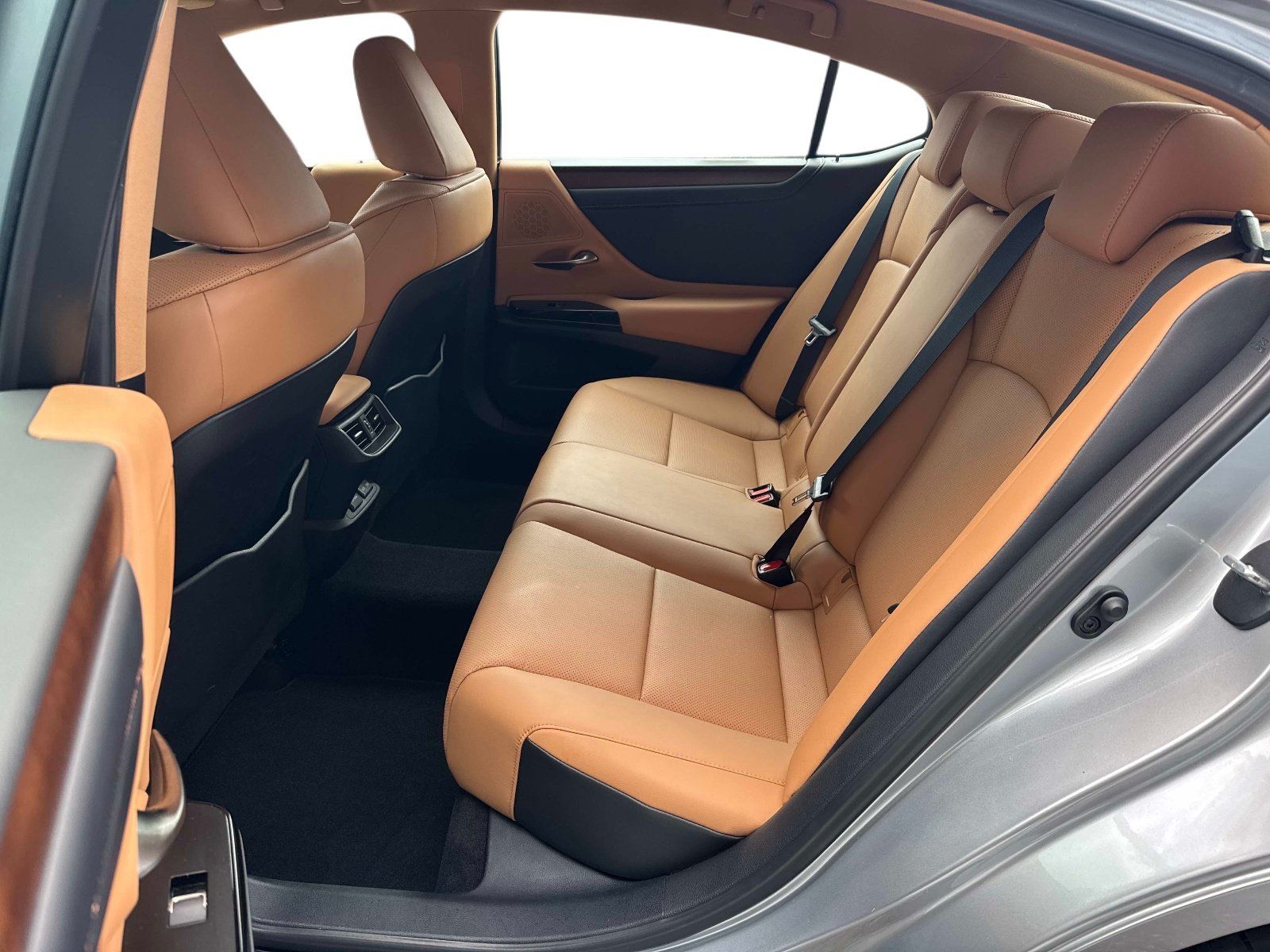 Used 2024 Lexus ES 350 w/ Premium Package FWD image 12
