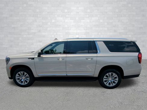 Used 2024 GMC Yukon XL Denali image 5