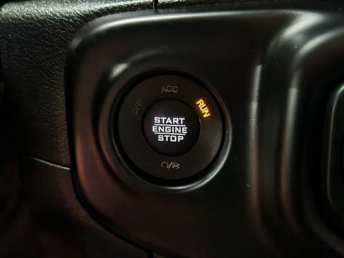 Used 2020 Jeep Wrangler Unlimited Sahara AWD/4WD image 40