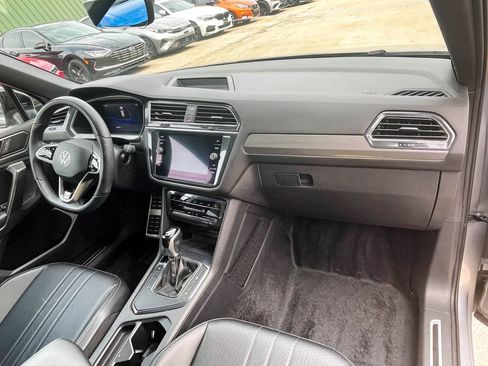 Used 2022 Volkswagen Tiguan SE R-Line image 9