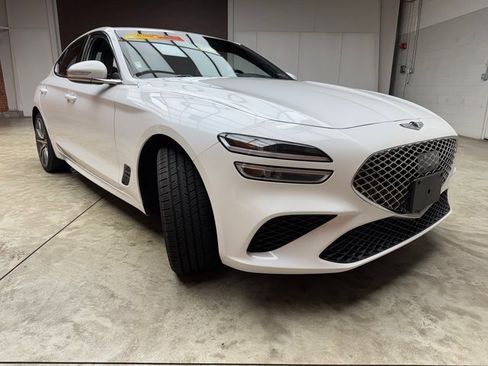 Used 2023 Genesis G70 2.0T image 7