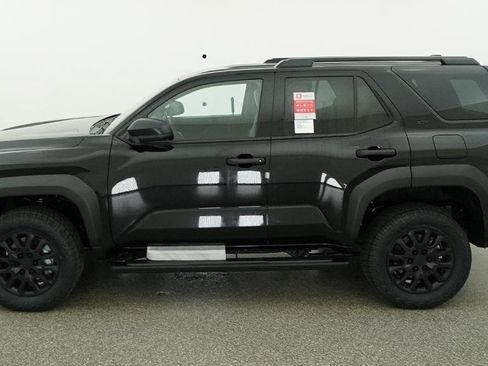 New 2026 Toyota 4Runner SR5 AWD/4WD image 19