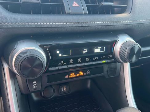 Certified 2023 Toyota RAV4 LE image 28