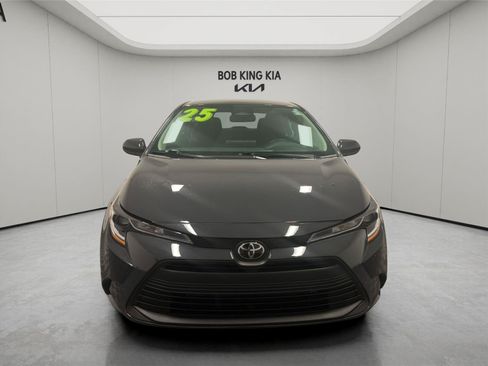 Used 2025 Toyota Corolla LE FWD image 8