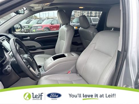 Used 2015 Toyota Highlander Limited Platinum image 17