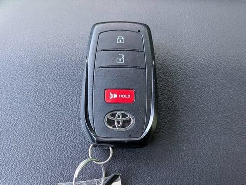 Used 2024 Toyota Prius XLE FWD image 30