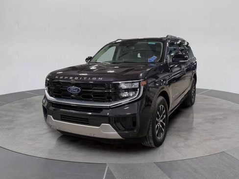 Certified 2025 Ford Expedition Platinum AWD/4WD image 1