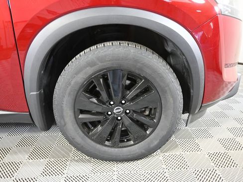Used 2023 Nissan Pathfinder SL AWD/4WD image 13