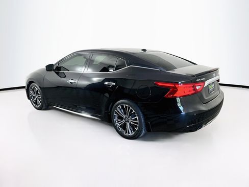 Used 2017 Nissan Maxima Platinum w/ Medallion Package FWD image 5
