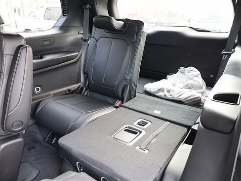 New 2025 Jeep Grand Cherokee L Limited w/ Black Appearance Package image 10