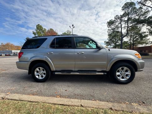 Used 2004 Toyota Sequoia Limited RWD image 8