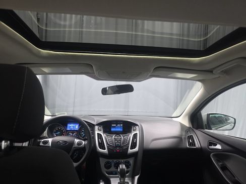 Used 2013 Ford Focus SE w/ SE Winter Pkg FWD image 13