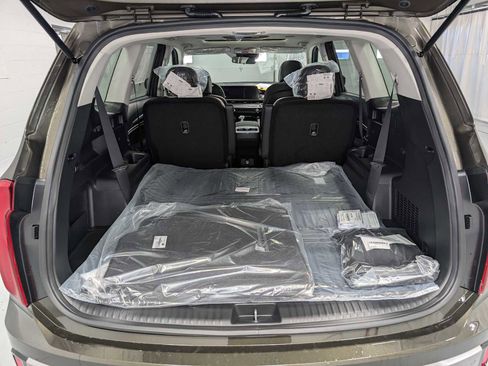 Used 2024 Kia Telluride S w/ S Sunroof Package image 8