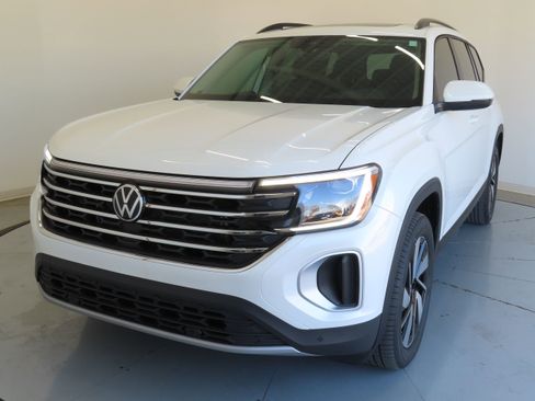 New 2026 Volkswagen Atlas SE image 9