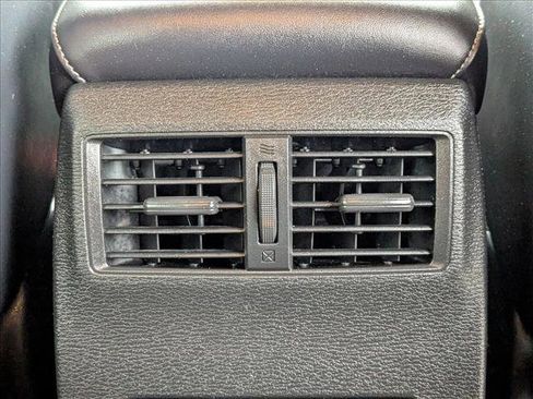 Used 2024 Mitsubishi Outlander SE AWD/4WD image 17