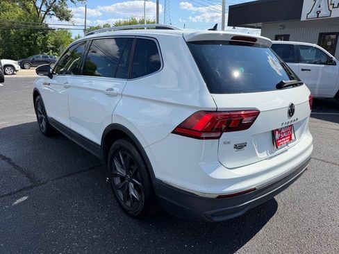 Used 2022 Volkswagen Tiguan SE w/ Panoramic Sunroof Package FWD image 8