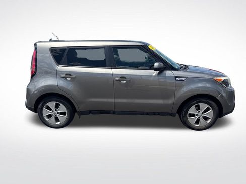 Used 2015 Kia Soul FWD image 6