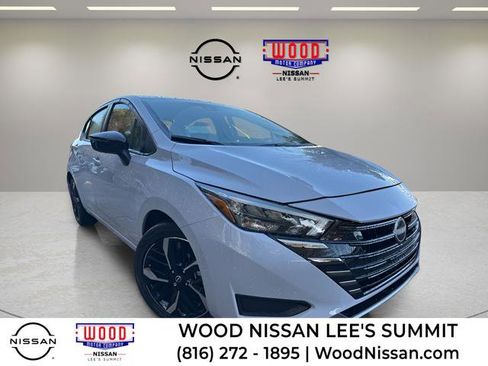 New 2025 Nissan Versa SR w/ Trunk Package image 1