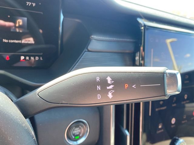 Used 2025 GMC Acadia Elevation FWD image 15