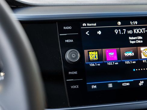 Used 2023 Volkswagen Taos SE image 35