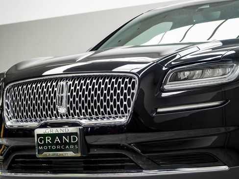 Used 2022 Lincoln Nautilus Reserve image 2