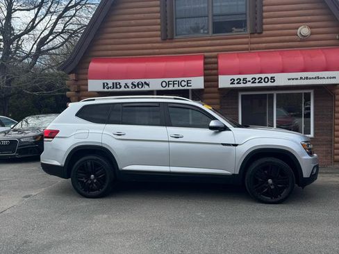 Used 2019 Volkswagen Atlas SEL AWD/4WD image 2