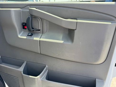Used 2024 Chevrolet Express 2500 w/ Driver Convenience Package RWD image 8