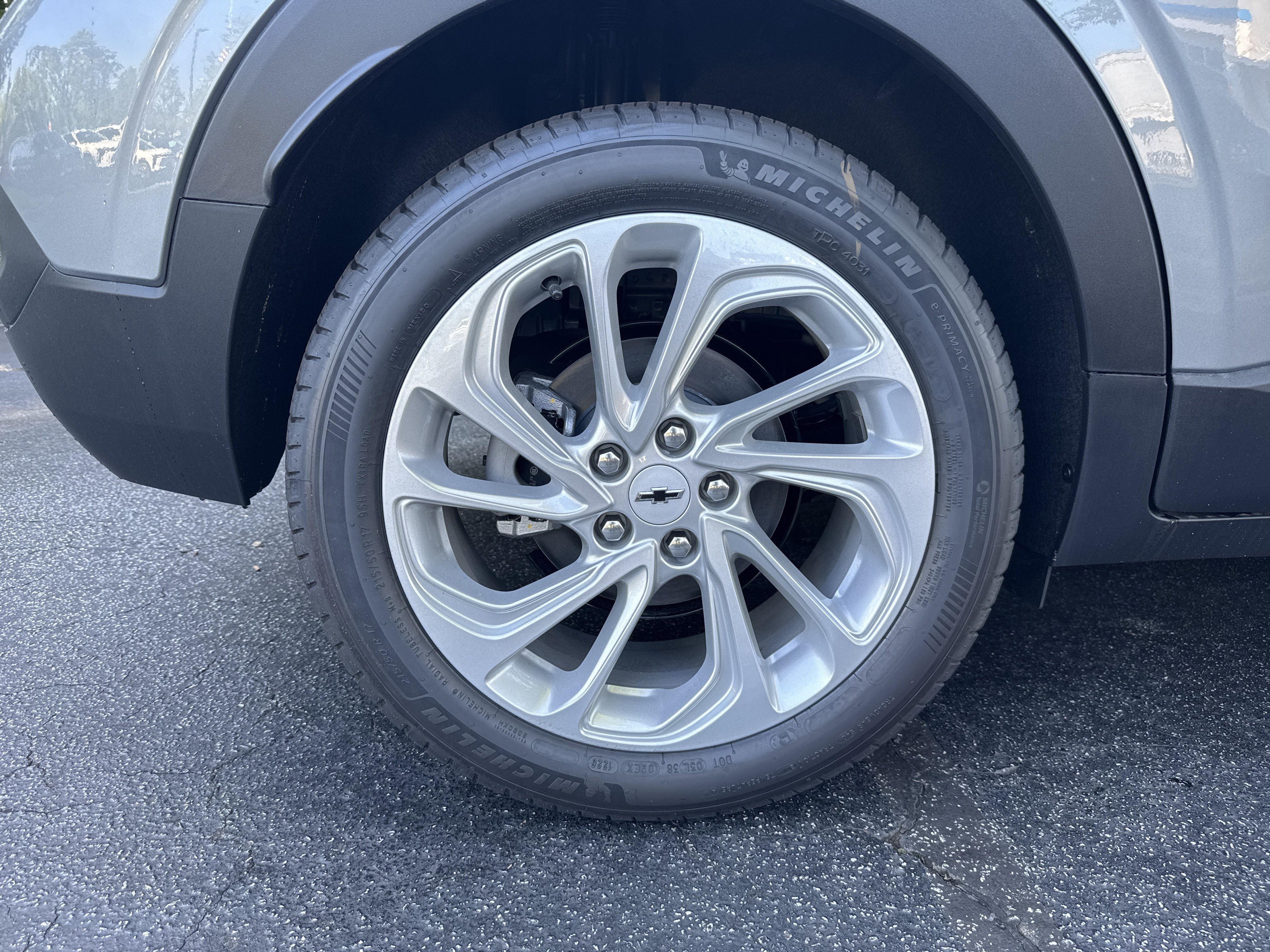 New 2027 Chevrolet Bolt LT FWD image 17