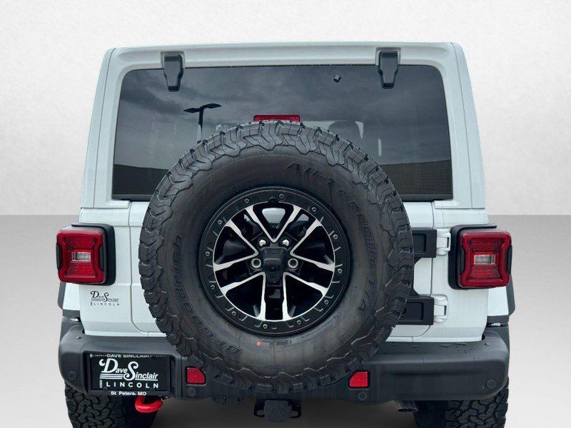 Used 2025 Jeep Wrangler Unlimited Rubicon AWD/4WD image 6