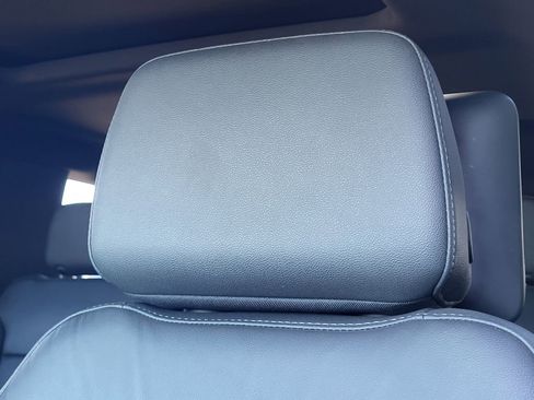 Used 2024 Chevrolet Tahoe Z71 w/ Luxury Package image 12