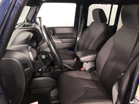 Used 2013 Jeep Wrangler Unlimited Sport image 12