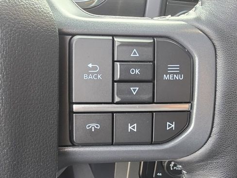 Used 2023 Ford F150 Lariat w/ Trailer Tow Package image 27