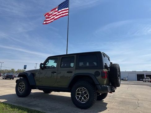 Used 2025 Jeep Wrangler Unlimited Rubicon AWD/4WD image 9
