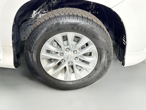 Used 2017 Lexus GX 460 Premium w/ Premium Package AWD/4WD image 32