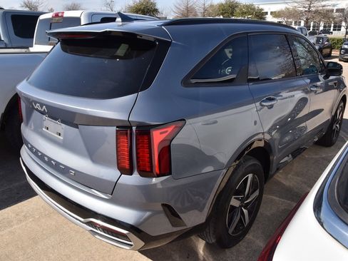 Used 2022 Kia Sorento EX image 6