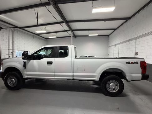 Used 2022 Ford F250 XL w/ Power Equipment Group AWD/4WD image 9