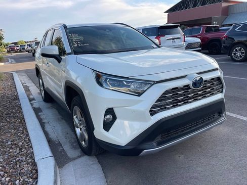 Used 2019 Toyota RAV4 Limited w/ Limited Grade Weather Package AWD/4WD image 3