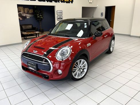 Used 2014 MINI Cooper S image 1