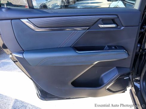 Used 2024 GMC Acadia AT4 w/ LPO, Floor Liner Package image 28