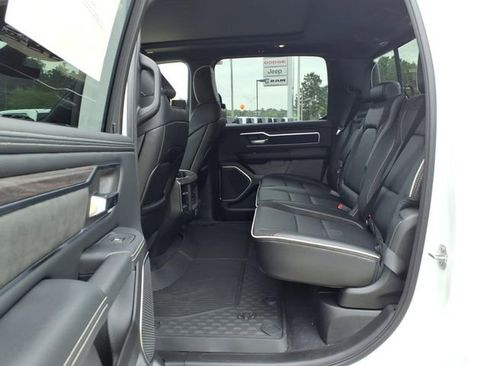 New 2026 RAM 1500 Laramie AWD/4WD image 18