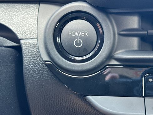 New 2025 Toyota Crown Signia image 25