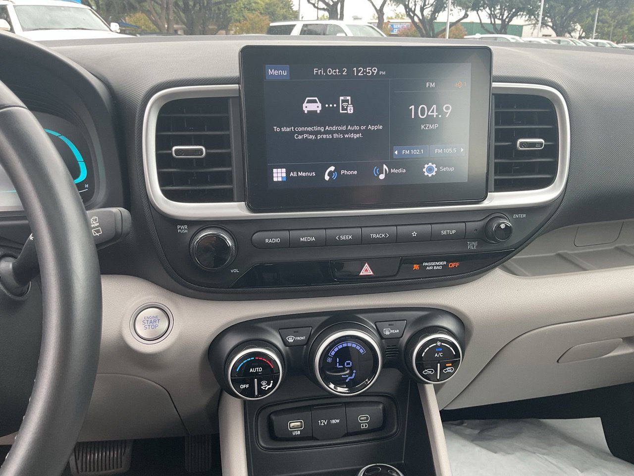 Used 2025 Hyundai Venue SEL FWD image 27