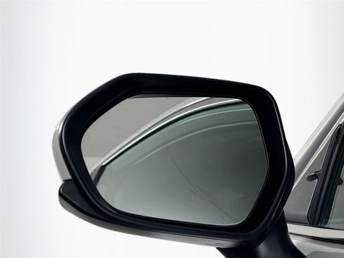 Certified 2023 Toyota Camry LE image 5