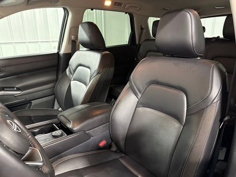Used 2025 Nissan Pathfinder SL AWD/4WD image 25