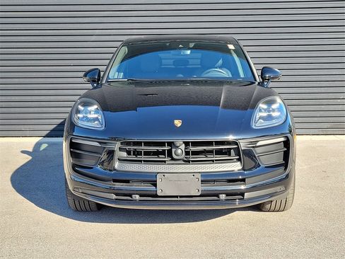 Certified 2024 Porsche Macan image 10