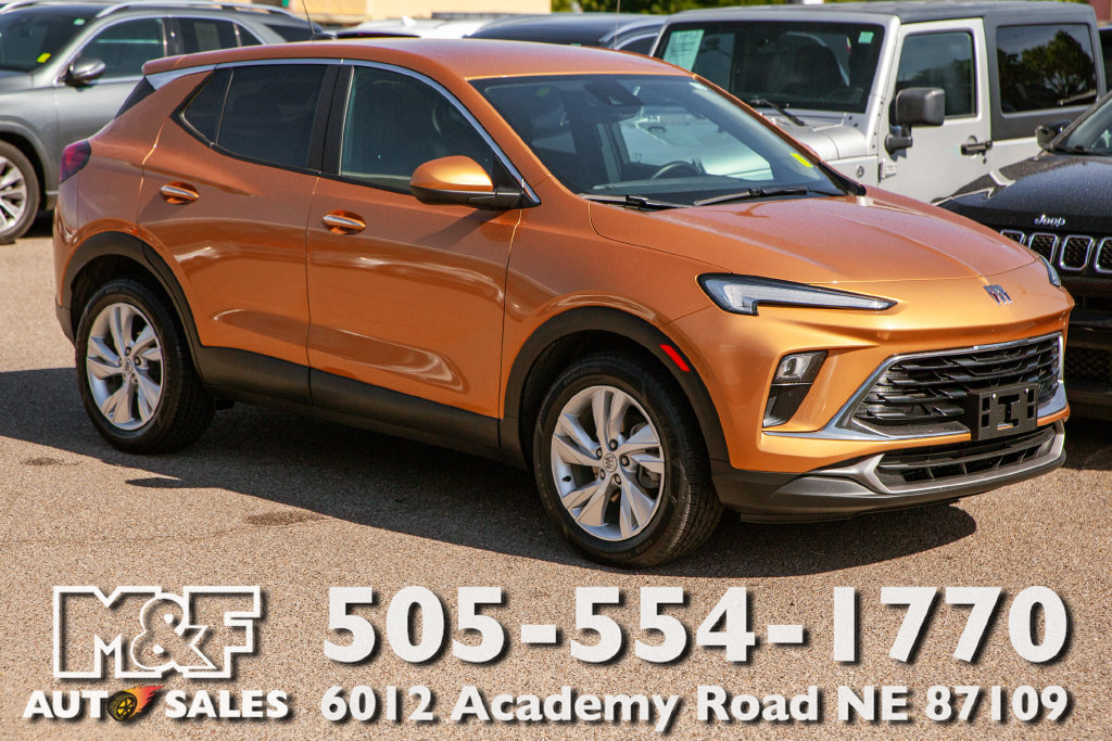 Used 2024 Buick Encore GX Preferred FWD image 1