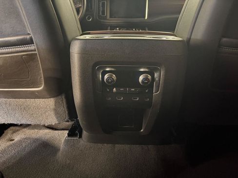 Used 2023 GMC Yukon Denali Ultimate AWD/4WD image 42